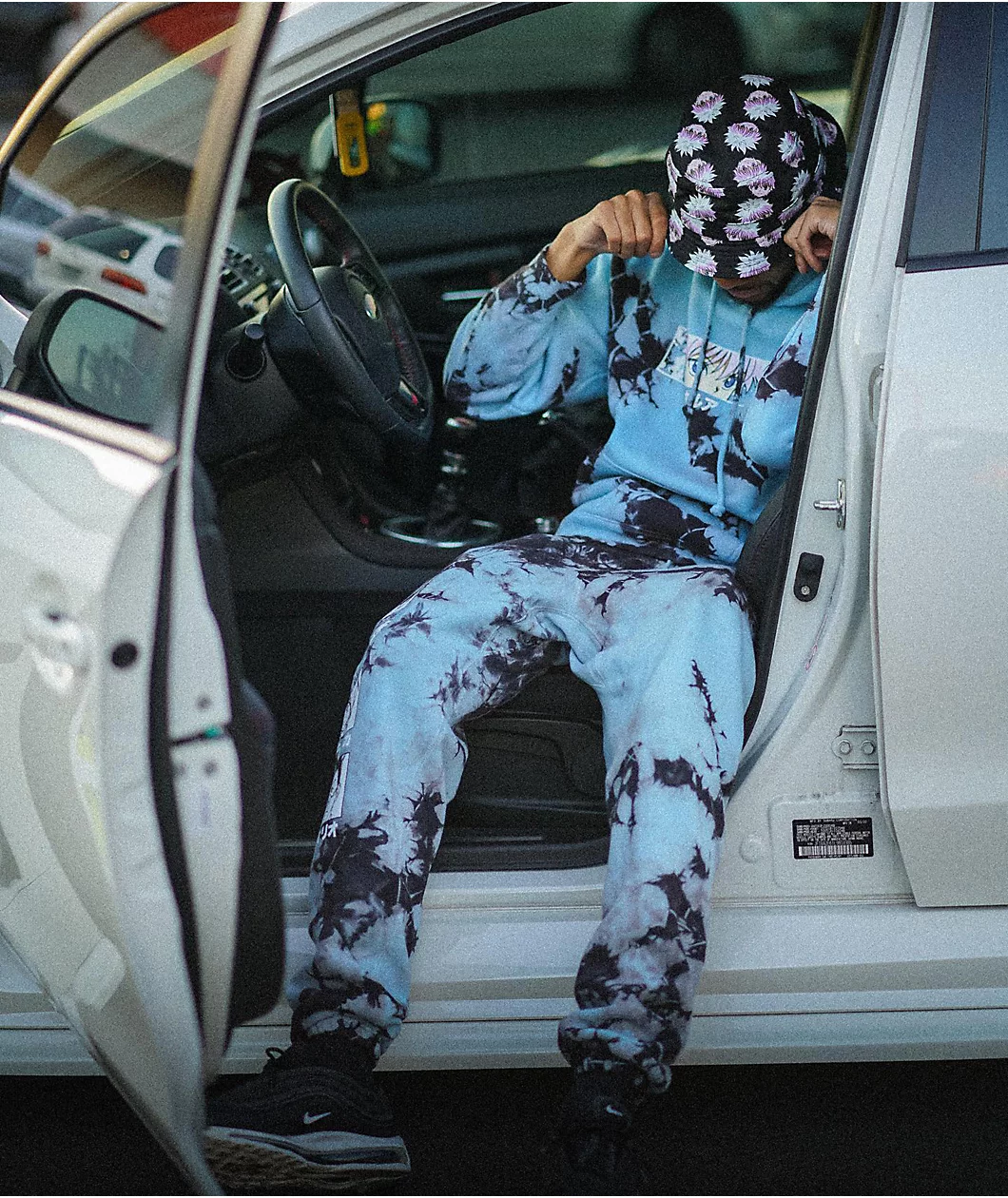 Hypland X Hunter X Hunter Killua Eye Black Tie Dye Hoodie - Image 3